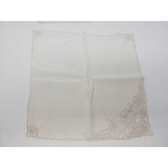 NOS HAND EMBROIDERY HANDKERCHIEFS SET OF TWO CHINESE ASIAN 1980S WEDDING NEW - Picture 9 of 15